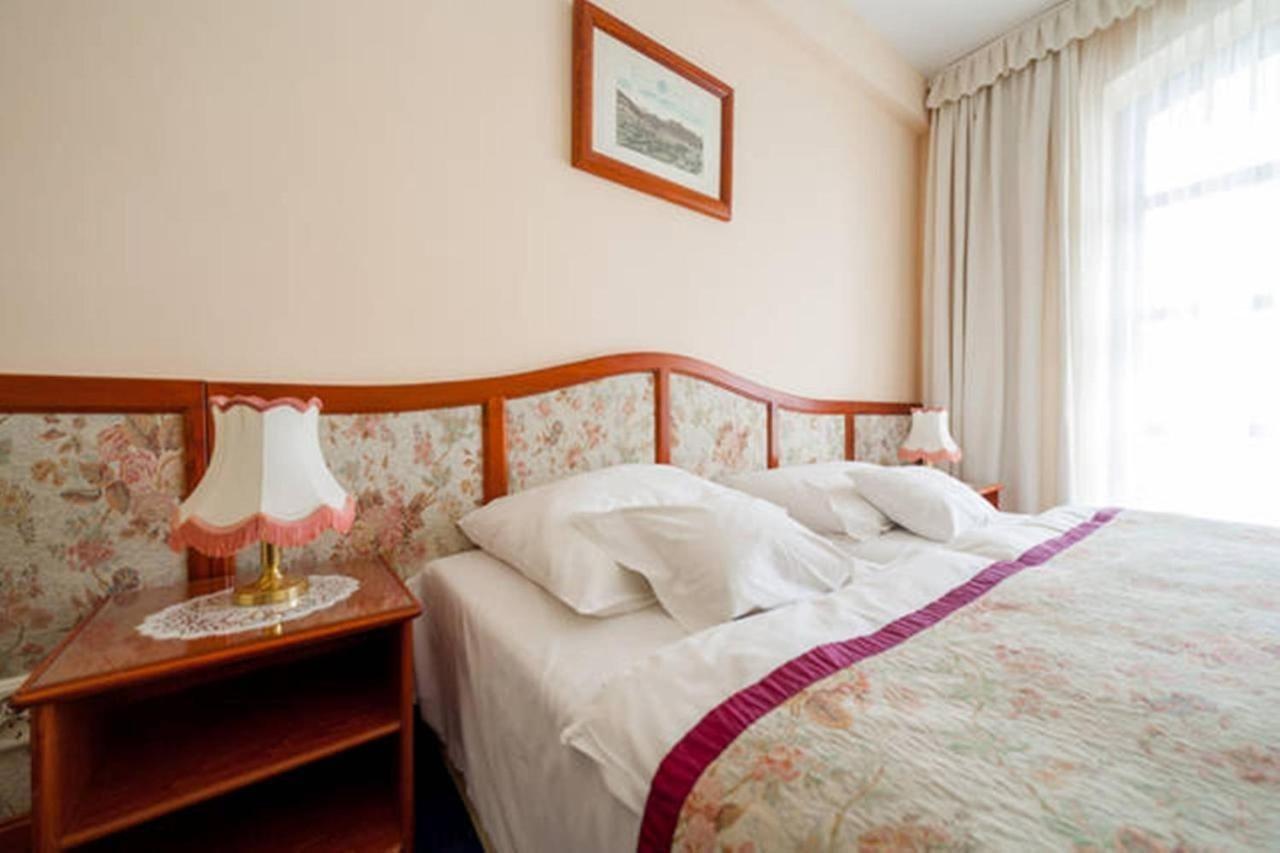Hotel Bobbio Budapest Bagian luar foto