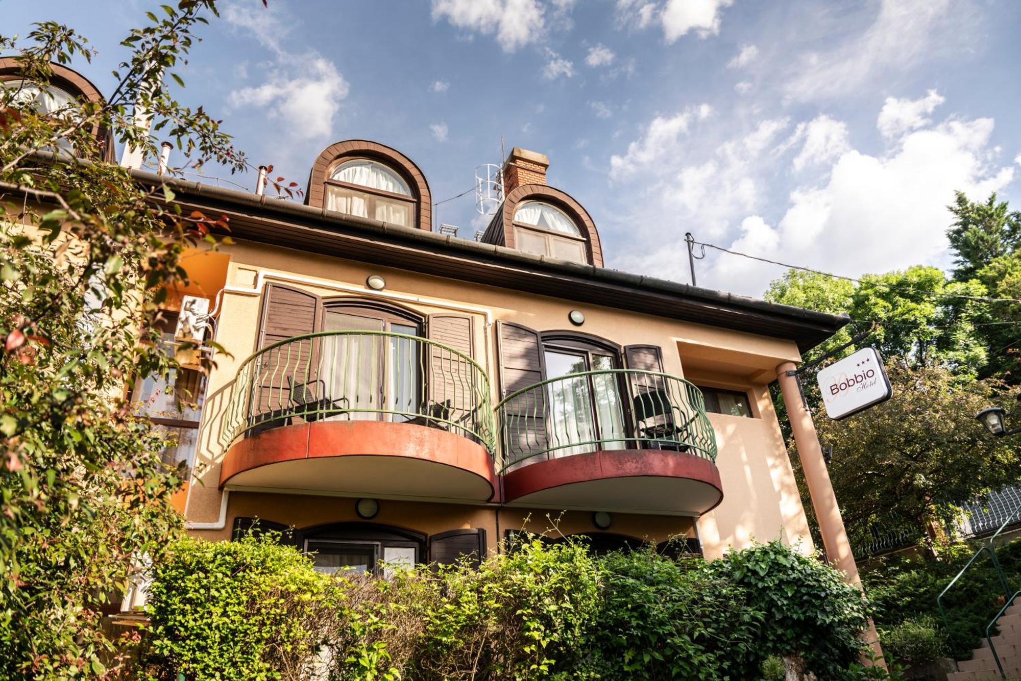 Hotel Bobbio Budapest Bagian luar foto