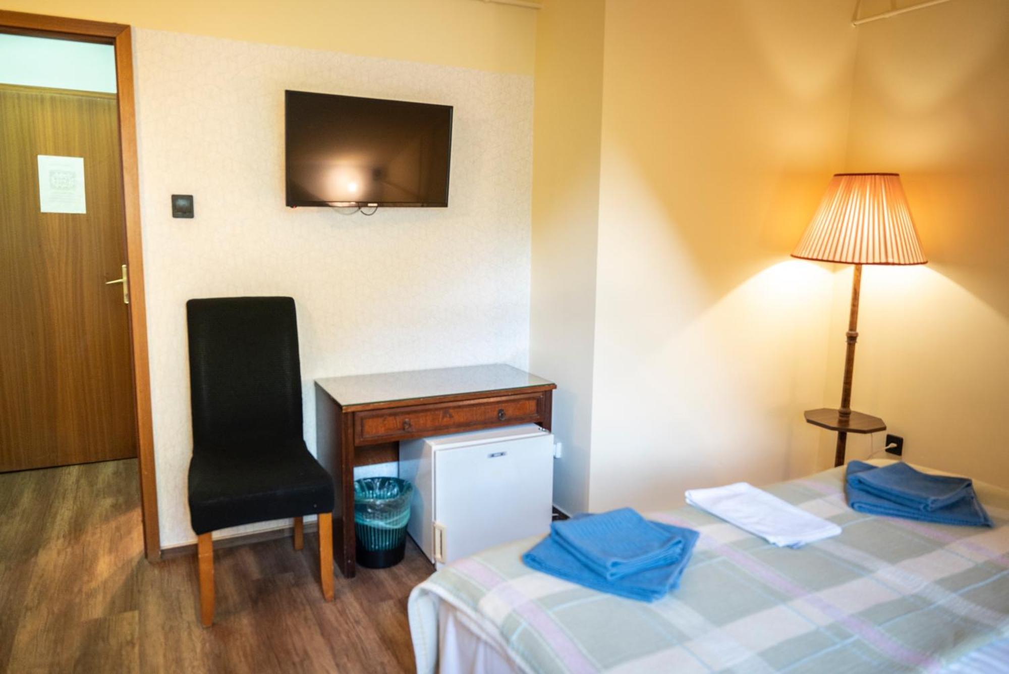 Hotel Bobbio Budapest Bagian luar foto