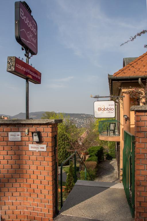 Hotel Bobbio Budapest Bagian luar foto