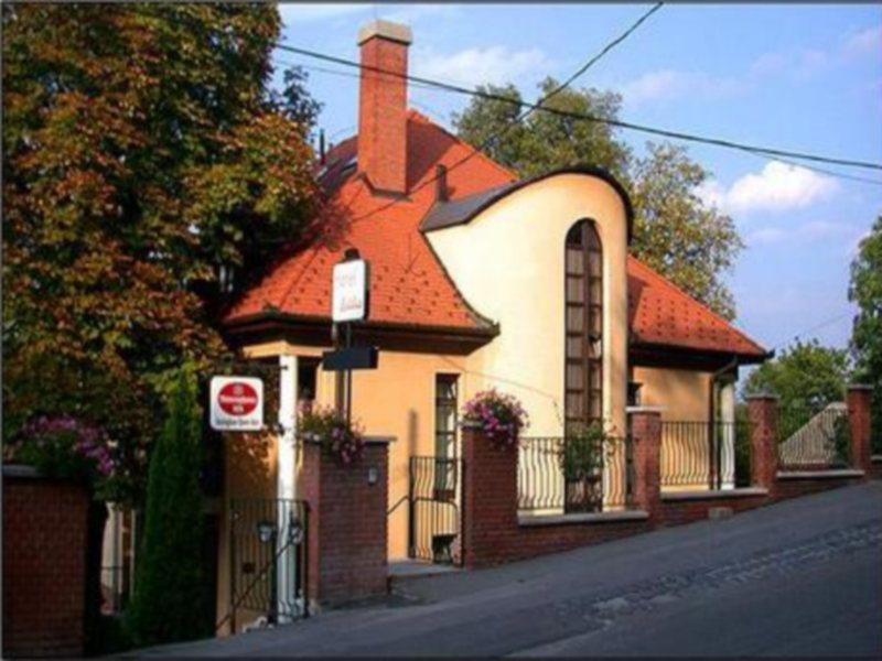 Hotel Bobbio Budapest Bagian luar foto