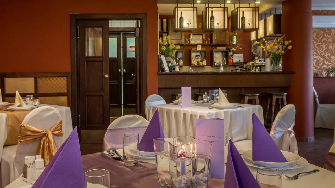 Hotel Bobbio Budapest Bagian luar foto
