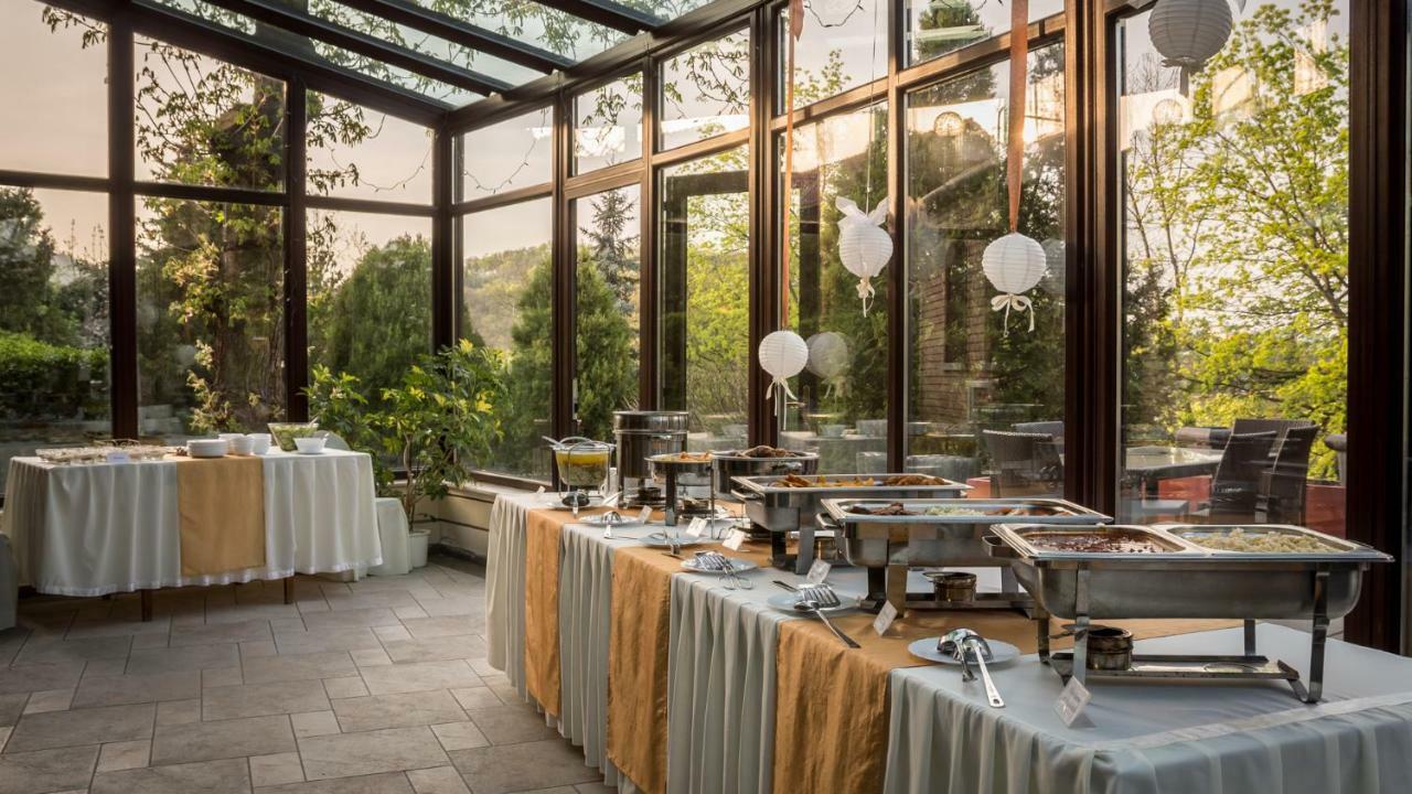Hotel Bobbio Budapest Bagian luar foto