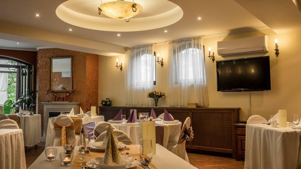 Hotel Bobbio Budapest Bagian luar foto